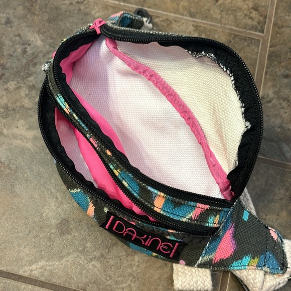 Dakine belt bag + wallet matching set! - Picture 2 of 7